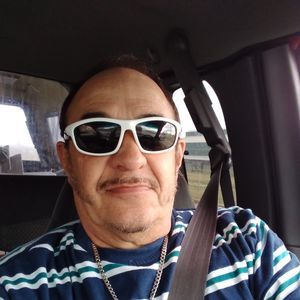 Meet your Posher, Efrain